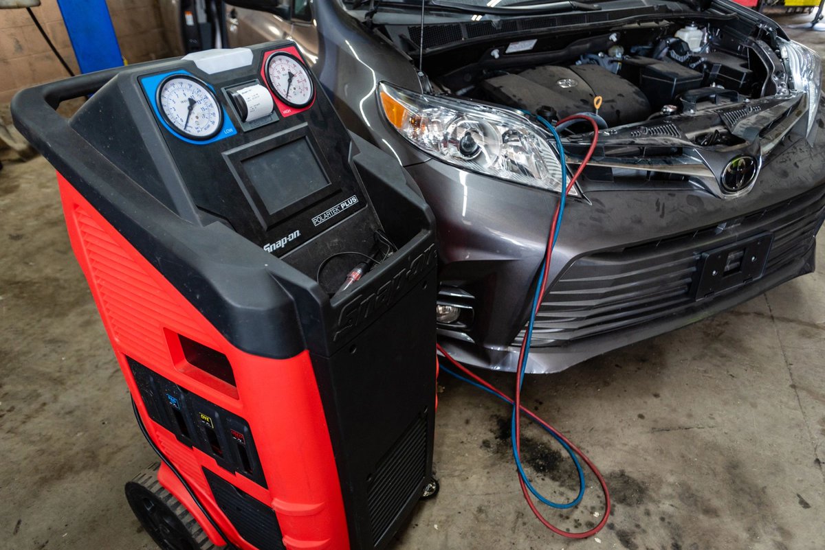 TownCenterAuto's tweet photo. We're always here to help make sure you spend less time waiting in the shop and more time on the road in a vehicle you can rely on! https://t.co/WCqFlxoTQ1