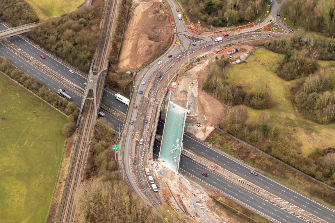 HighwaysNWEST's tweet photo. #M56 #A533 #Runcorn
New bridge open βοΈ
Old bridge demolished βοΈ
M56 restrictions removed βοΈ
Our new Β£27m A533 Expressway bridge was formally completed last week - bang on time - in a VIP tree planting ceremony: https://t.co/kLSHBlvbUi
Thank you for your patience π β€οΈπ https://t.co/SkyPqHQf03