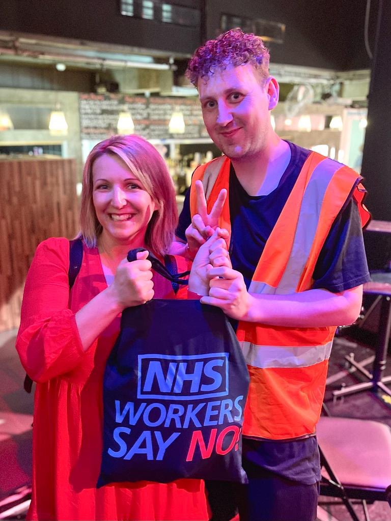 SocialistHB's tweet image. @SocialistLew and I showing off our fave bags at the #RankAndFileConf 

#NHSWorkersSayNo #VoteReject