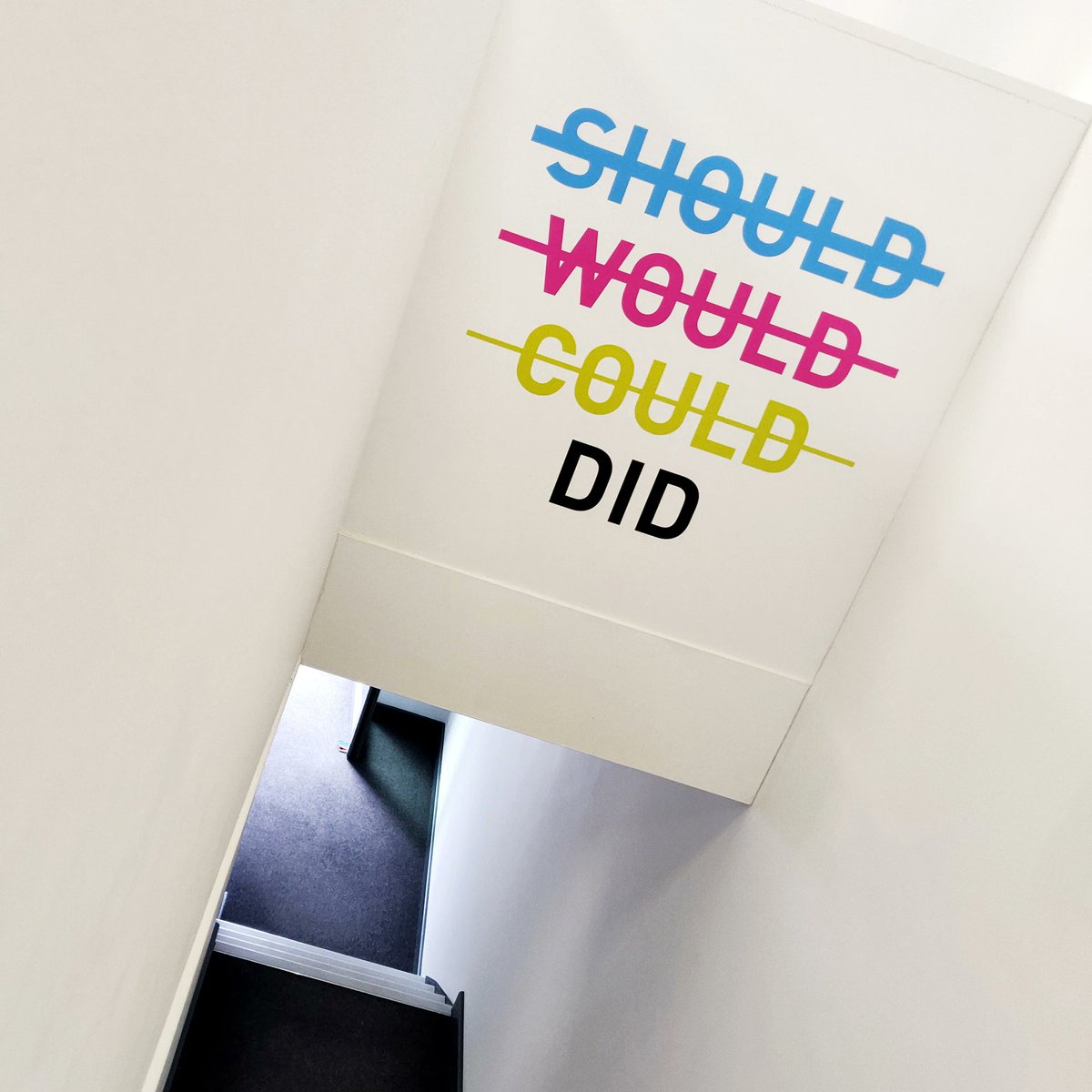 Wall Glamour® tweet media