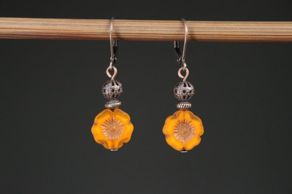 Orange Earrings, Small Dangle Glass Earrings, etsy.me/3H2wVAl #flowerearrings #czechglassearrings #earringsdangle @etsymktgtool