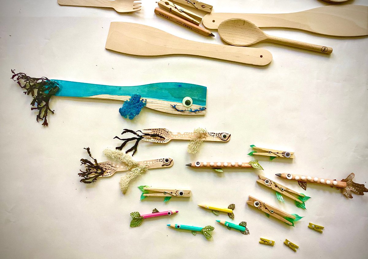 yuvalzommer's tweet photo. Summertime! 
My recycled art project, using everyday objects and seaweed, they later swam their way into ‘The Big Book of Nature Art’

#EveryChildIsAnArtist #natureart #kidsneednature #createandplay #bigbookskidart https://t.co/pexnr1w3sh