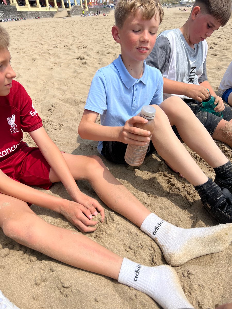 Gladstone Barry tweet media