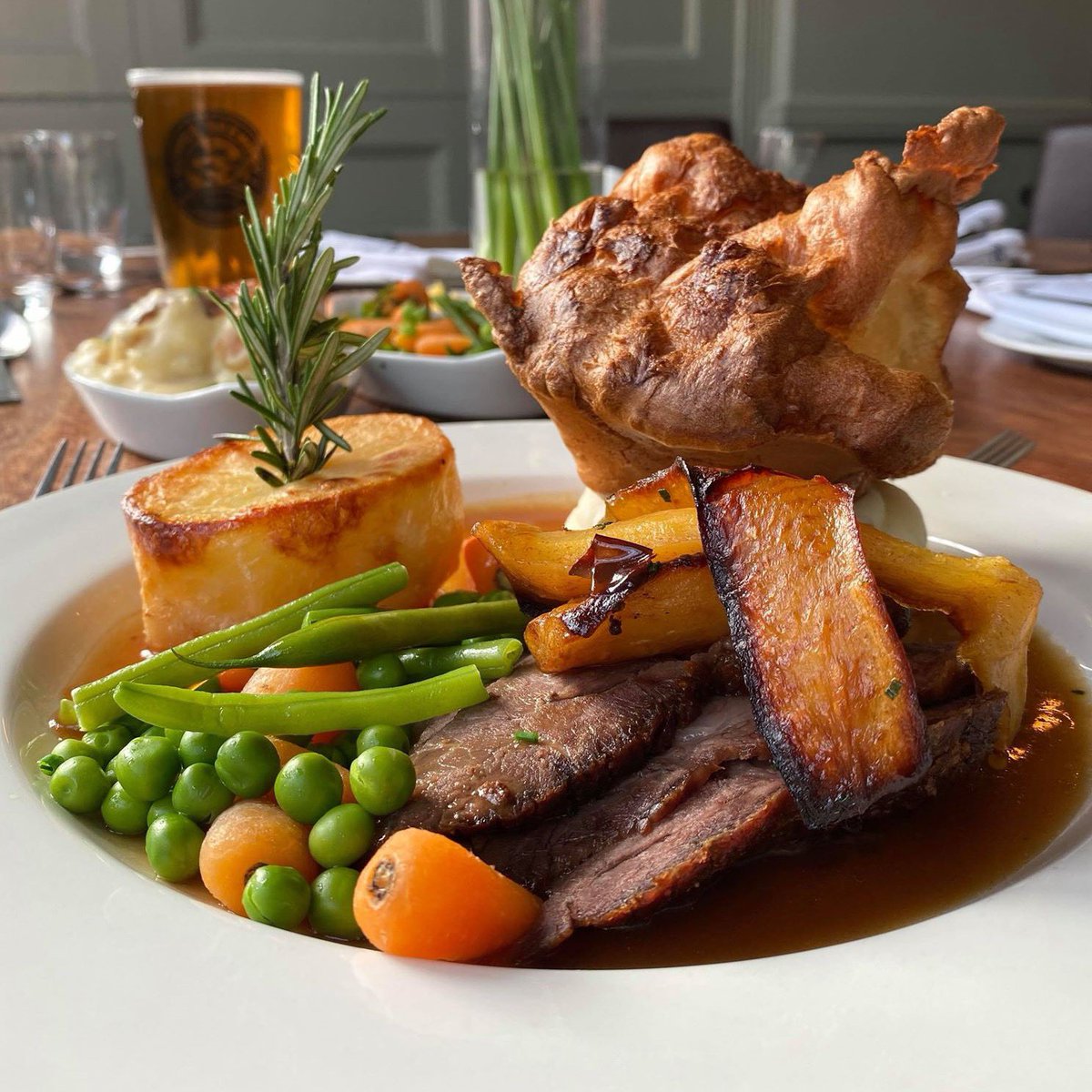 Treat Dad this Fathers Day to a Sunday Lunch at the Cawdor

Sunday 18th June - 2 course £22.50 3 course £27.50

Book now at thecawdor.com/book-table.php or call us on 01558 823500