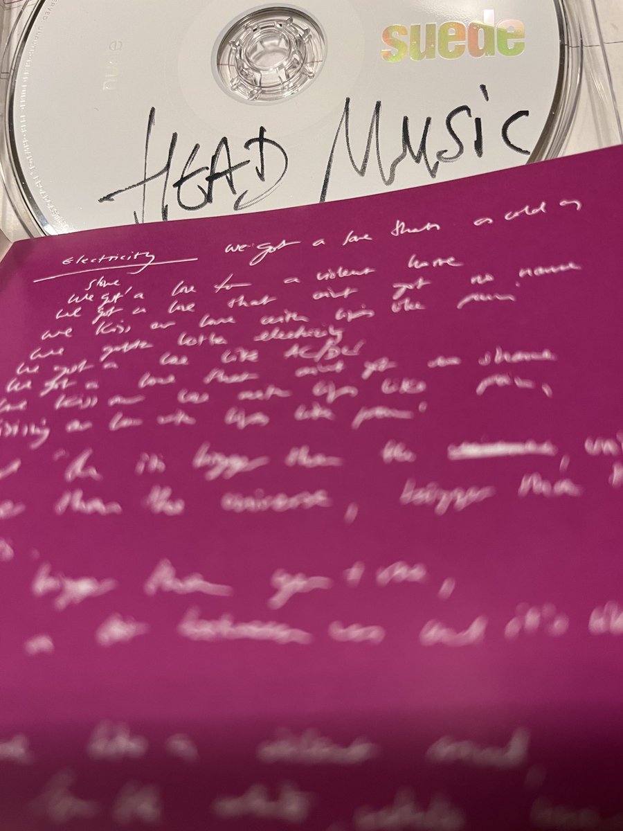 CJUkpLT61bqo2bG's tweet photo. #Suede
#HEADMusic https://t.co/2Anv4oNapk