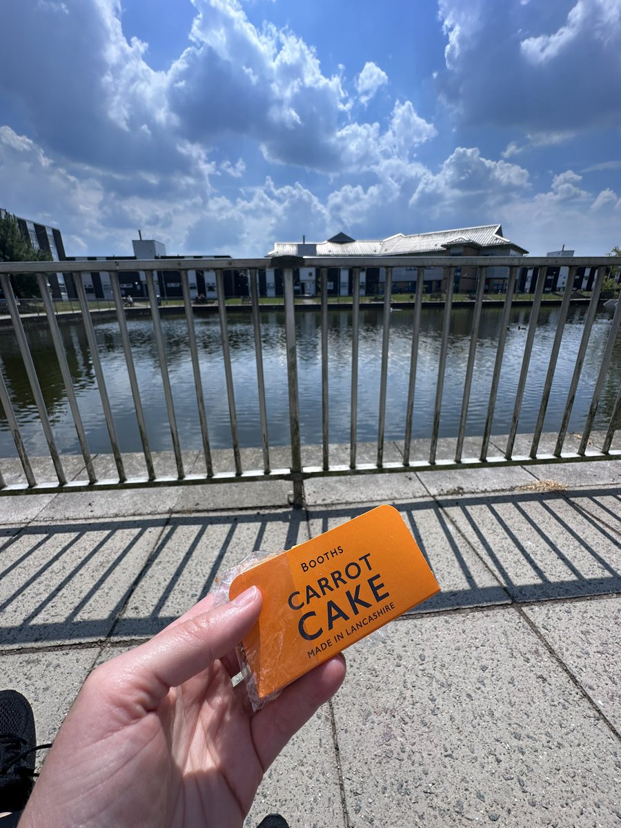 sprayingtherays's tweet photo. The first day of my elective placement has been brilliant, and incredibly interesting. The staff are lovely too. Added bonuses of a duck pond and lunch from Booths! @salfordrads #raddiary #studentrads https://t.co/I1SmMaUTWt