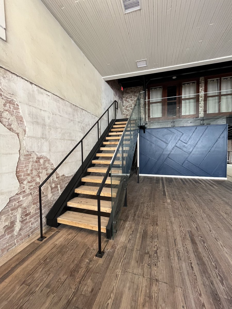 Brandt_1910's tweet image. We built a second level to add in a Bridal Suite &amp;amp; Groom’s Quarters!#bridalsuite #groomsquarters #secondlevel #wallisweddings #brandt1910 #wedding #wallis #venue #events #cocacolabuilding  #wallistx #reno #rennovation #historicvenue  #follow #weddinginspo #florals #thingstodo