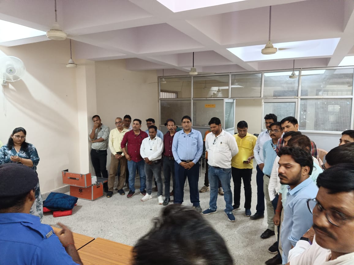 brlps_kaimur's tweet photo. BPMs of all the blocks and SD team from District Kaimur are attending the 'master trainer training' on 'Disaster management' at State Institute of Health and Family Welfare, Patna.
#Kaimur #BRLPS #JEEViKA #Disaster_management #Social_Development https://t.co/8JcCOZfYzg