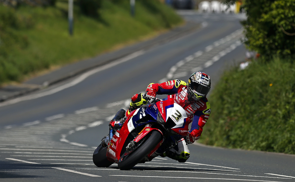 Red Torpedo (@red_torpedo) on Twitter photo 108 TT starts and the only rider in their 50s to nail a TT race lap in excess of 131 mph. Take a bow <a href="/jm130tt/">John McGuinness MBE</a> ๐ช ๐ ๐ ๐ #TT2023
๐ธ <a href="/diego_mola_ph/">Diego Mola</a> 108 TT starts and the only rider in their 50s to nail a TT race lap in excess of 131 mph. Take a bow <a href="/jm130tt/">John McGuinness MBE</a> ๐ช ๐ ๐ ๐ #TT2023
๐ธ <a href="/diego_mola_ph/">Diego Mola</a>