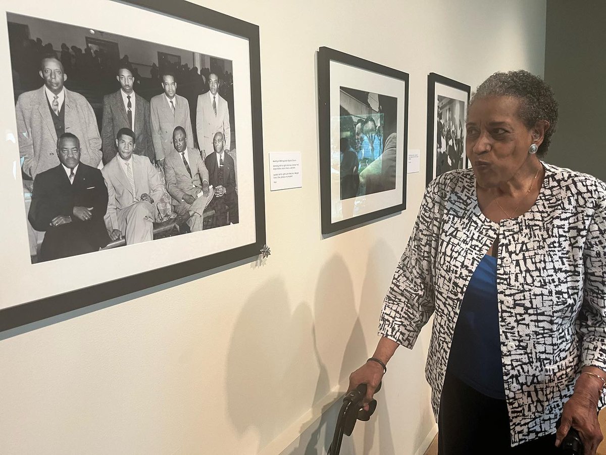 #RememberingMedgarEvers Roz Withers, daughter of famous Civil Rights photographer Ernest Withers, gifted the Evers family with archival images of Medgar they’d never seen before during the 60th commemoration festivities last week. #60YearsLater
#MedgarEvers
#MyrlieEvers
#MMEI60th