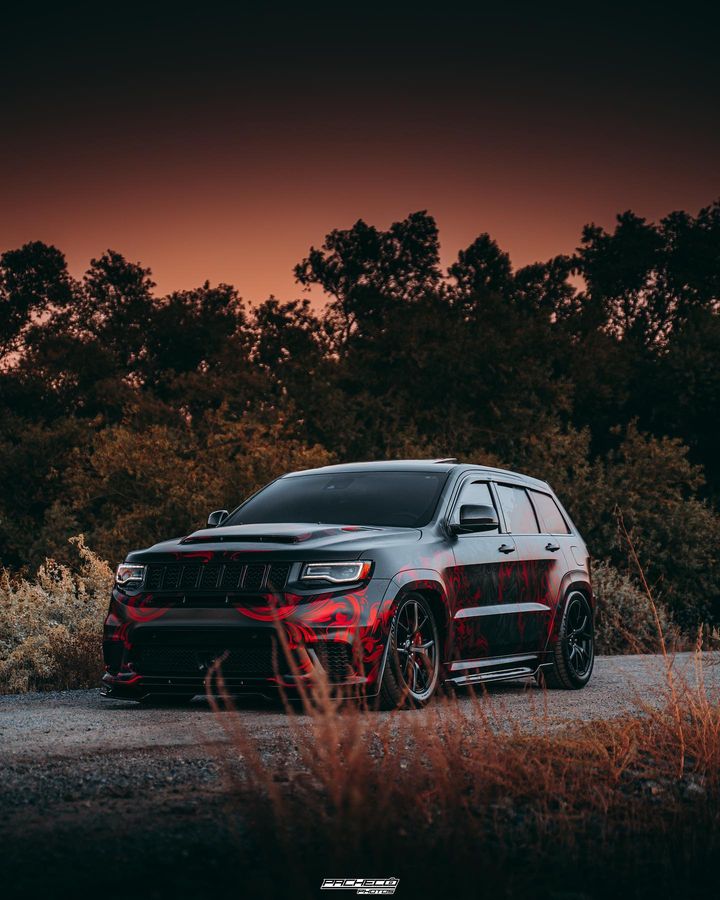ShineGraffix's tweet photo. Nice wrap 🔥 #jeep #grandcherokee #cherokee #trackhack #srt #offroad #wheels #rubicon #4x4 #jeeplife #mopar #decal #graphics https://t.co/w4kjMrSK86 https://t.co/U7Cp15hEek