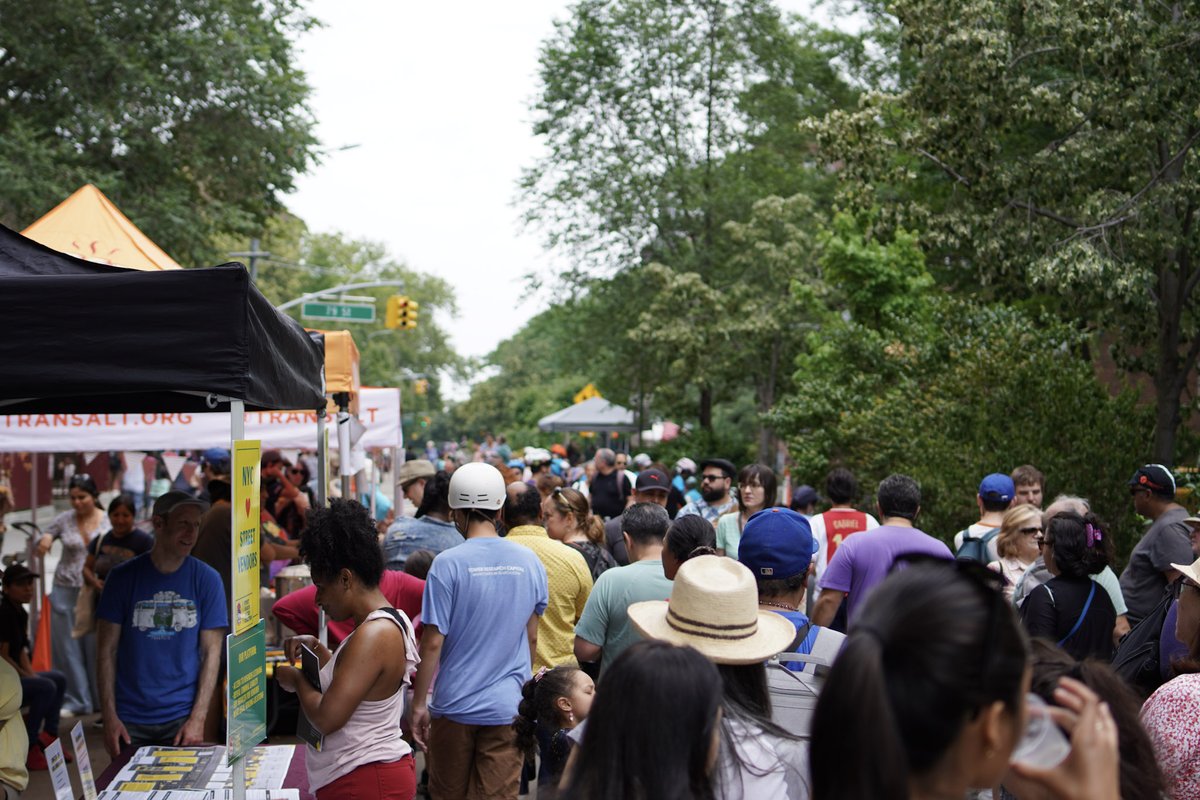 TransAlt's tweet photo. Thank you to everyone who came out and celebrated our 50th anniversary at our block party on @34_ave!
Here's to the next 50 years of making NYC the best place to walk, bike, take transit, gather, and thrive 🎉 https://t.co/PZms3ZRPDZ
