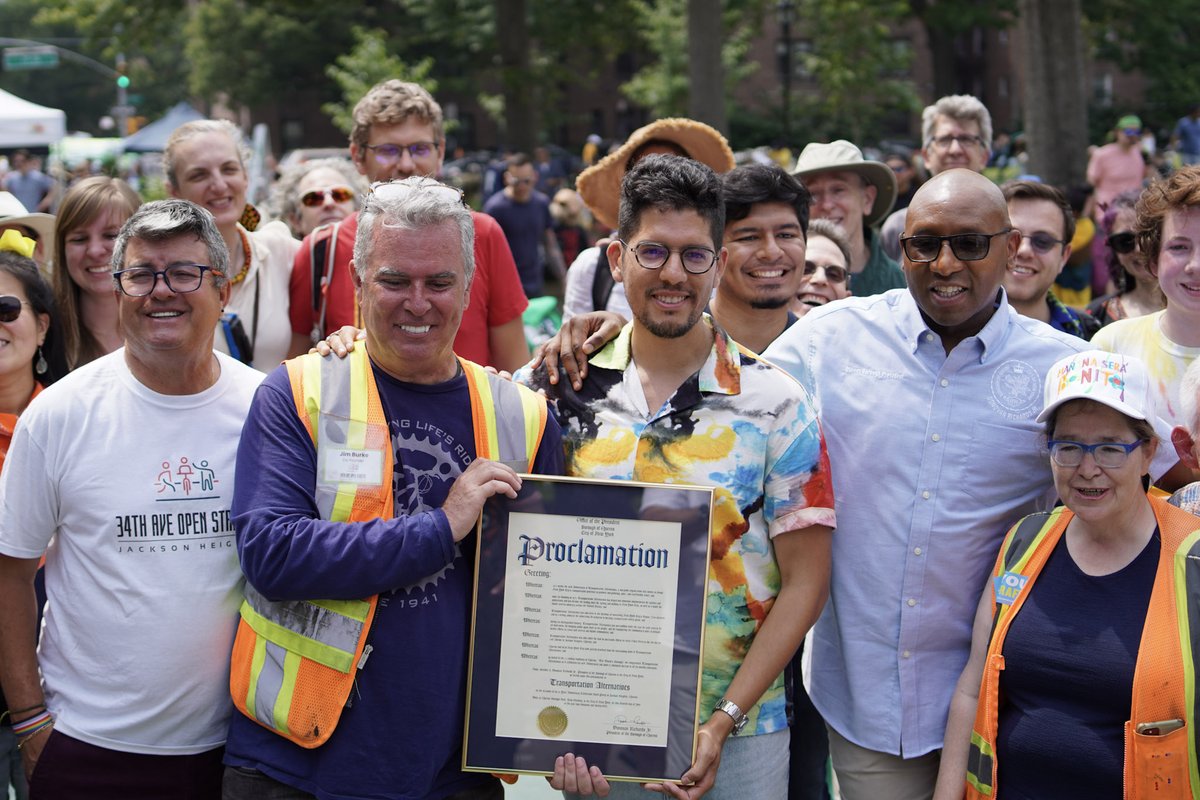 TransAlt's tweet photo. Thank you to everyone who came out and celebrated our 50th anniversary at our block party on @34_ave!
Here's to the next 50 years of making NYC the best place to walk, bike, take transit, gather, and thrive 🎉 https://t.co/PZms3ZRPDZ