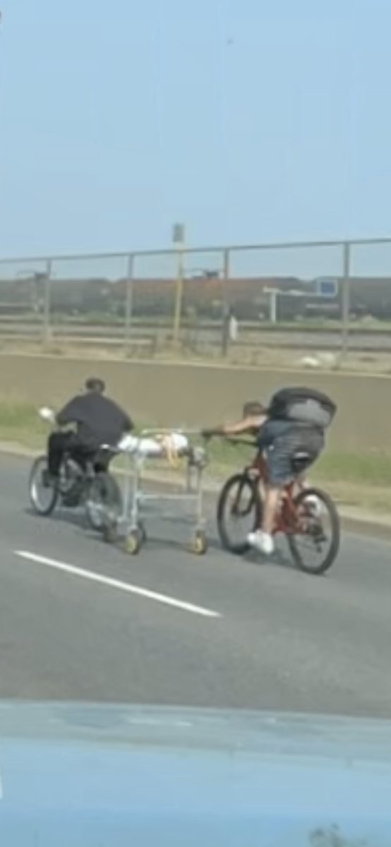 therealzlubbs's tweet photo. These gas powered bike trains are getting out of hand #yegtraffic #yellowhead #yeg #dashcam https://t.co/35cJShGmmo