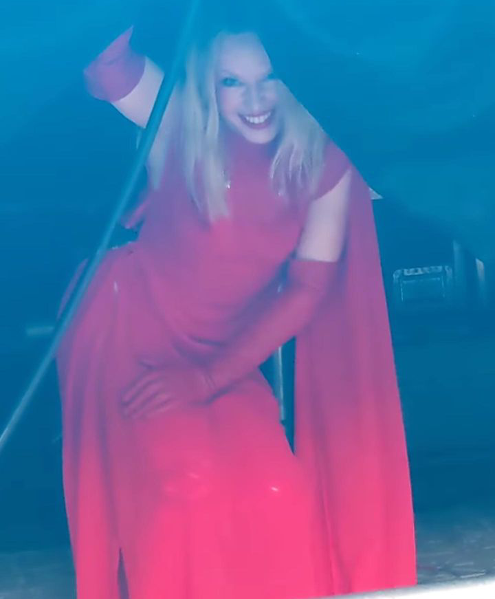 SwannKelvin's tweet photo. "Kelv...Kelv!....ssshhh! I'm hiding!" 
😅😂🤣❤️ 
#Kylielove💎 #KMLive🎤🎶 https://t.co/2EHquY8dm3