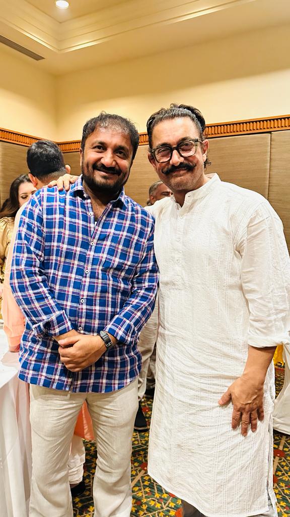 teacheranand's tweet photo. Last evening, attended the marriage function of #super30 film producer Madhu Mantena ji. Best wishes to Madhu ji and Ira ji for a happy conjugal life.
@ihrithik @AnupamPkher @RakeshRoshan_N @AnilKapoor #AamirKhan #MadhuMantena #IraTrivedi https://t.co/aNKodnqctA