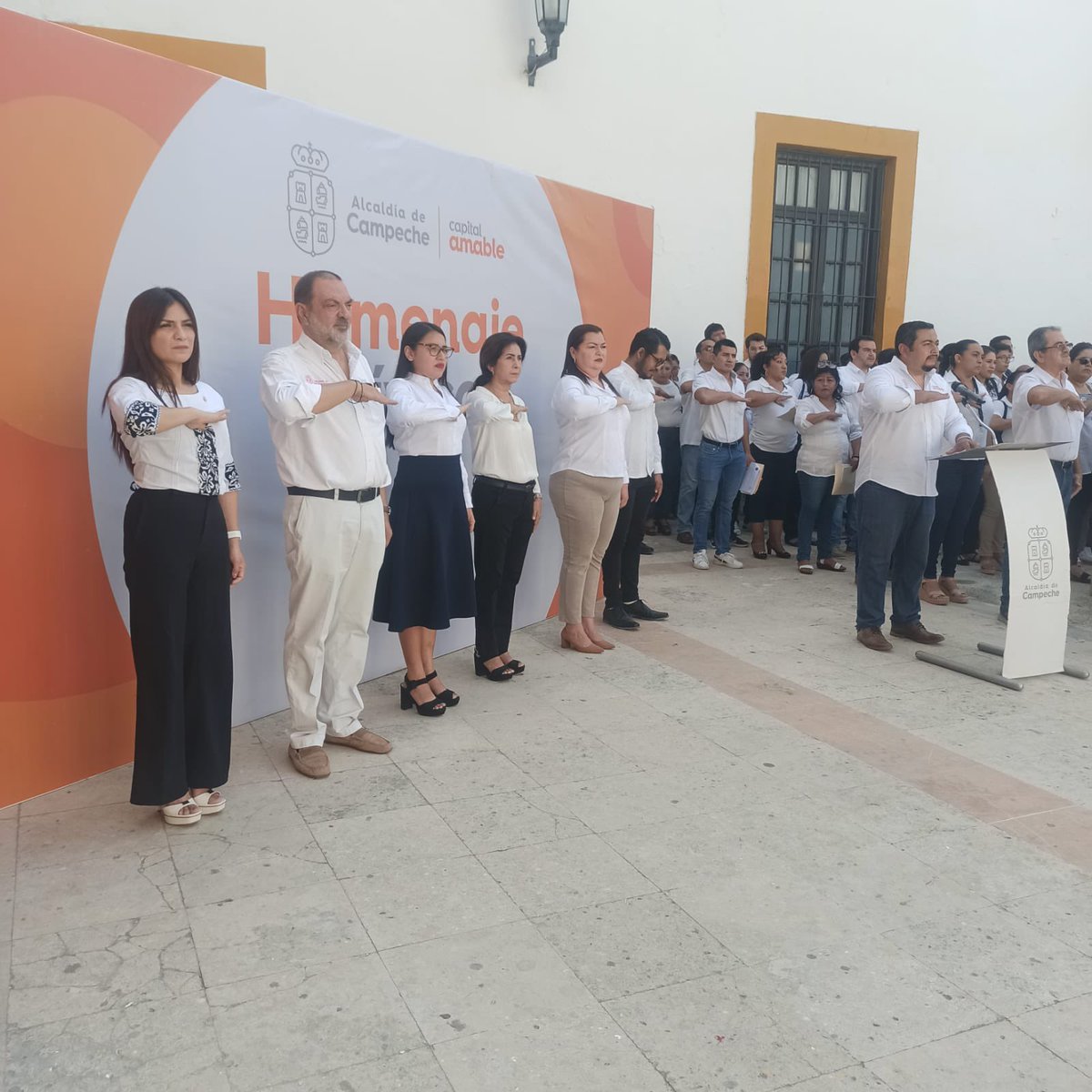 smapacampeche's tweet photo. La dirección del #SMAPAC, asistió al Homenaje Cívico, correspondiente al mes de Junio para rendir honores a la bandera🇲🇽. 
Así mismo, se reconoció al C. Julio Cesar Duran Vázquez, de la coordinación de #LERMA, como empleado distinguido del mes. 

#CapitalAmable🧡
#SmapaCampeche https://t.co/Jqt7LfooPc