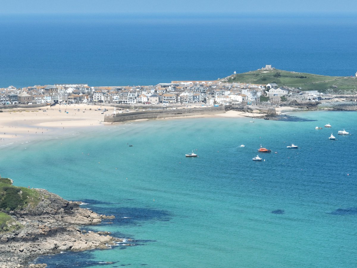 Flyinglowe91's tweet photo. St Ives looking stunning 
#cornwall #stives #stivescornwall #beautifuldestinations #cornwallcoast #explore https://t.co/bcElSHkqto