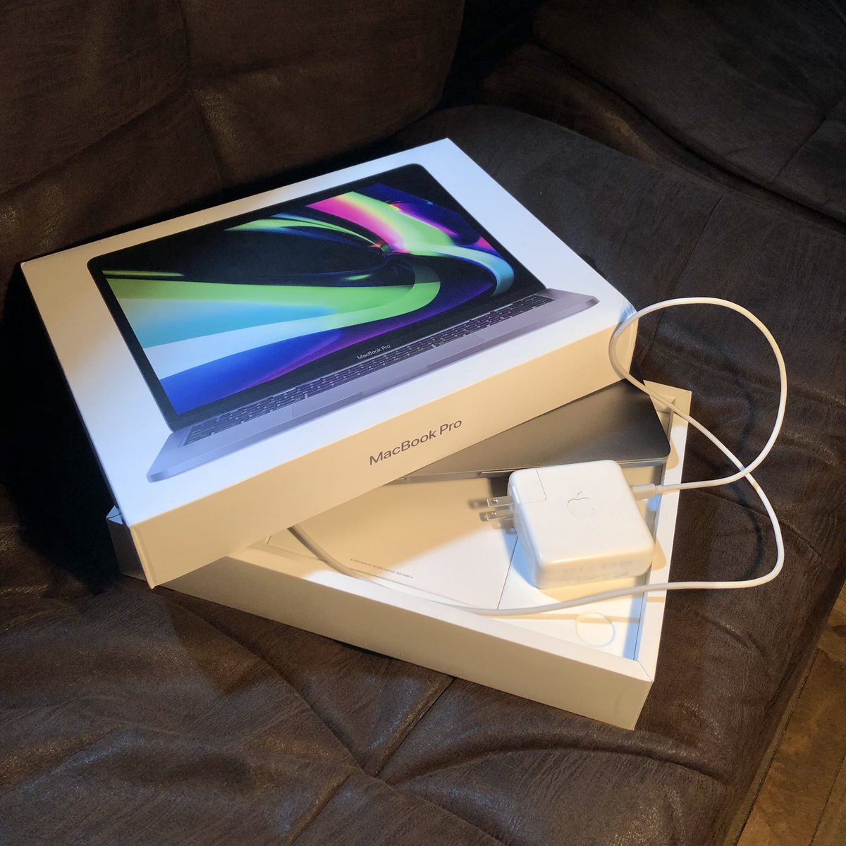 Peghe18's tweet image. Yes, I was able to do it and I came to my wish.

- It is the result of several months of work on the design. You too can get there in a matter of weeks instead of months.

It&apos;s amazing...

Good luck to you and your wishes, do more because you will get results soon! #MacbookProM1