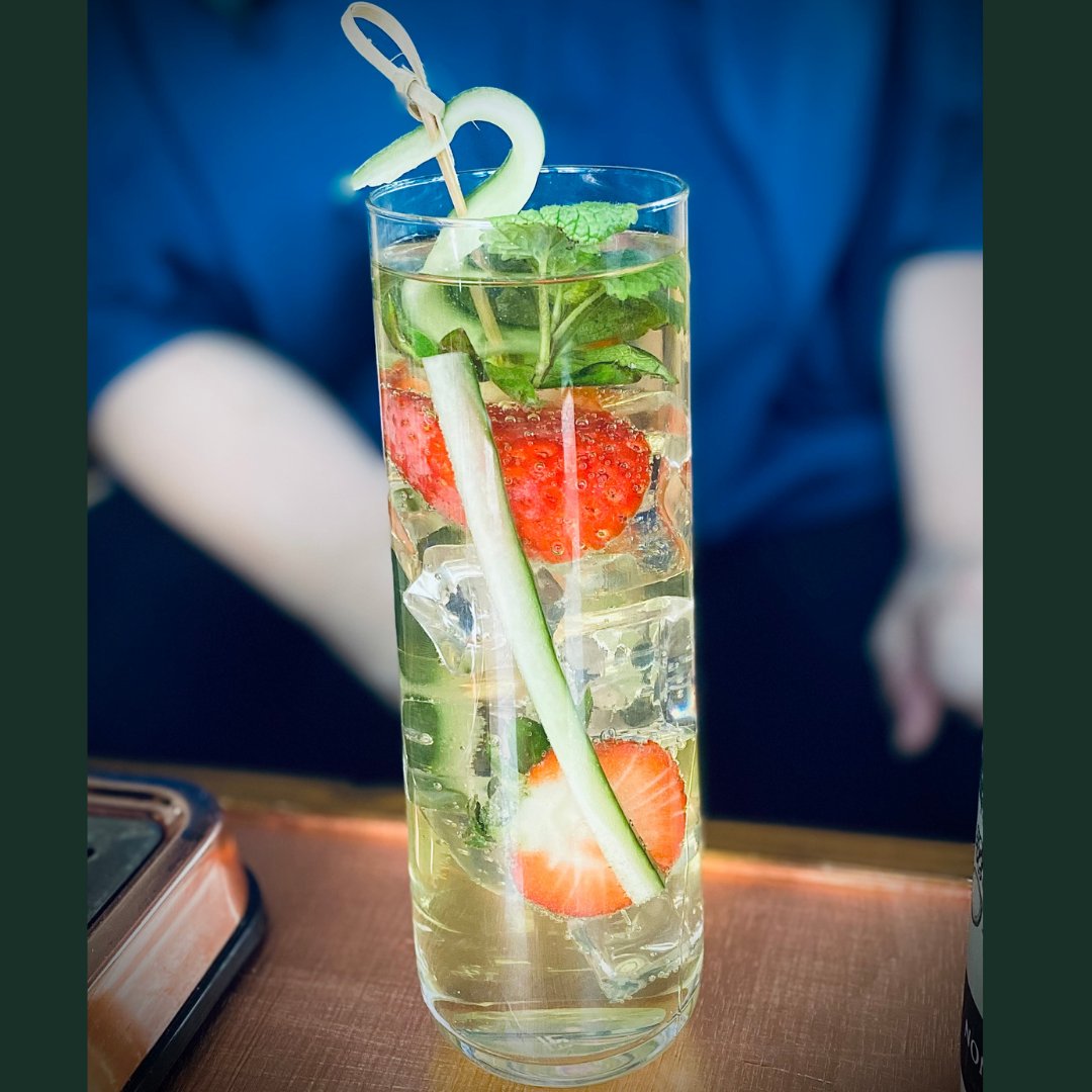 drinks_kitchen's tweet photo. That’s Monday done.
Time to relax  if you can and take some time out.

#nonalcoholic
#chillout
#sobercurious https://t.co/KFaXOlcXNT