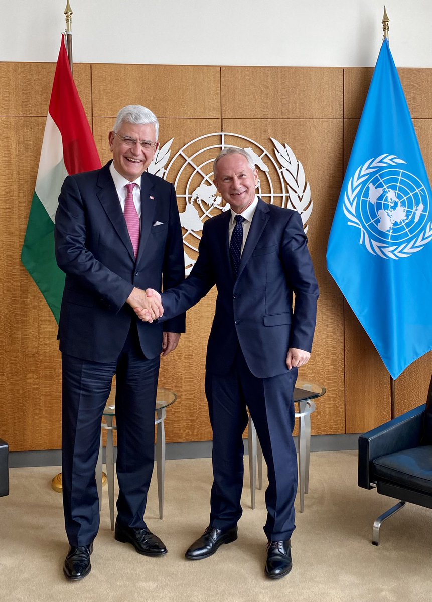 Birleşmiş Milletler 77. Genel Kurulu Başkanı Sn Csaba Körösi’yi ziyaret ettim. Uluslararası platformdaki son gelişmeler ve BM bünyesindeki etkinliklere dair yararlı bir görüş teatisi gerçekleştirdik. 
Gösterdiği misafirperverlik için teşekkür ederim. #UNGA77 @UN_PGA
🇹🇷🤝🇺🇳