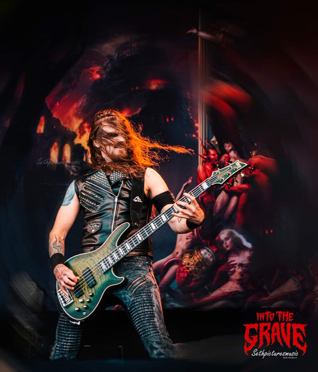 Daniel Firth (@danfirthmusic) on Twitter photo Don't you hate it when you're trying to play a gig and an infernal vortex opens up behind you? I mean, come on.
📸 <a href="/SethAbrikoos/">Sethpicturesmusic 🤘✌️</a>
#cradleoffilth #schecter #schecterguitars #darkglass #darkglasselectronics #newtone #newtonestrings #mooer #fishman #dslstraps #bass #metal Don't you hate it when you're trying to play a gig and an infernal vortex opens up behind you? I mean, come on.
📸 <a href="/SethAbrikoos/">Sethpicturesmusic 🤘✌️</a>
#cradleoffilth #schecter #schecterguitars #darkglass #darkglasselectronics #newtone #newtonestrings #mooer #fishman #dslstraps #bass #metal