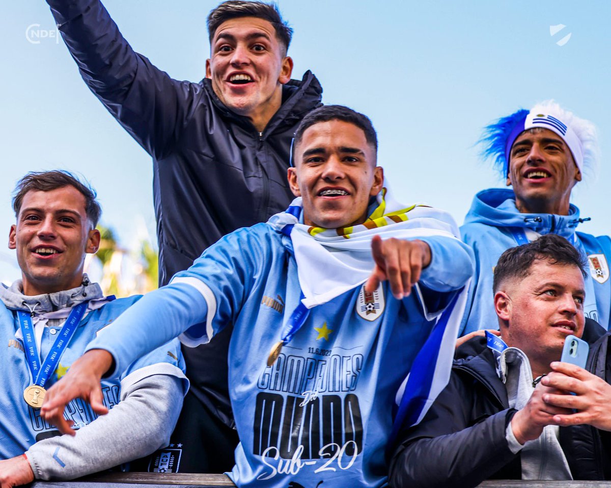 Nacional's tweet image. 𝐁𝐢𝐞𝐧𝐯𝐞𝐧𝐢𝐝𝐨𝐬 𝐂𝐚𝐦𝐩𝐞𝐨𝐧𝐞𝐬 🇺🇾🏆

👋🏼 Hola 𝐑𝐨𝐝𝐫𝐢, 𝐌𝐚𝐭𝐞𝐨 𝐲 𝐅𝐚𝐜𝐮 🤩🥇

#NacionalEsUruguay 
#CanteraInagotable
#ElClubGigante 🔵⚪️🔴