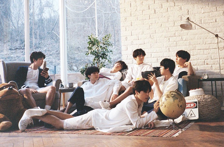 hmmy218's tweet photo. #영원히행복합시다_방탄10주년
#방탄데뷔10주년축하해
#BTS10thAnniversary
#10yearswithBTS
@BTS_twt #아포방포 #아무행알　#ARMYST https://t.co/ZGC63M8qTO