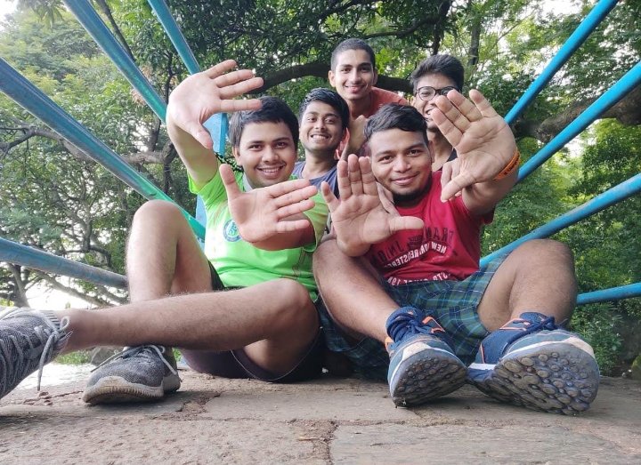 adarshsingh7788's tweet image. sunday morning with purane dost is all we need !!