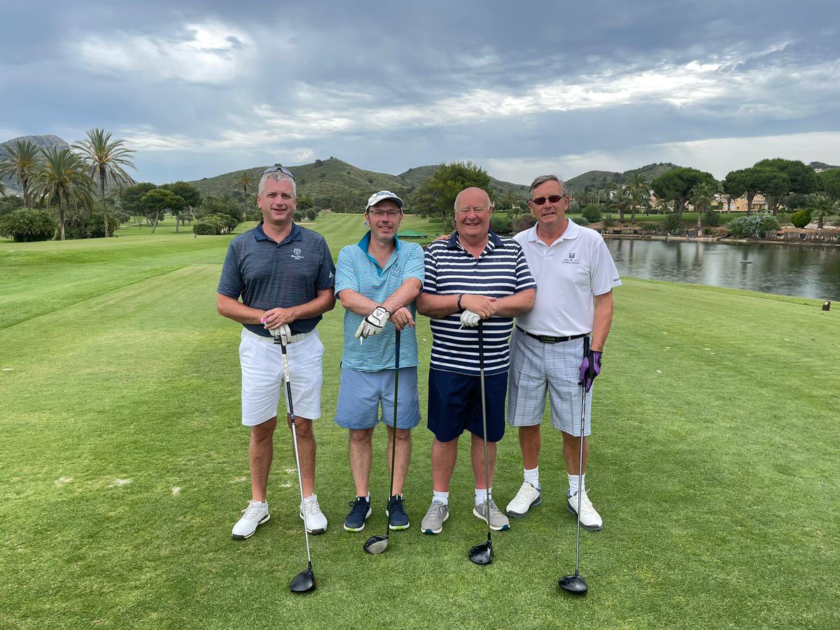 Great to have @dougiedonnelly joining us for our final round this trip @grandhyattLMC Sadly for Dougie he was paired with @albertkirky #AwkDougie