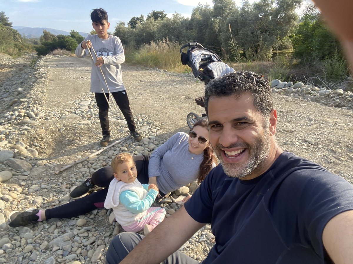 Yaz günü evimiz kara bulutlarda,
İki canımız,
Ailemizin yarısı yok,
Gözlerimiz karardı güneşi göremiyoruz,
Sayenizde isias yaratıcıları,
İsias isias yapanlar,
Sayende İMAR AFFI,
Sizlerde karanlıklarda kalacaksınız
Bizim gibi…

#isiasortakdavamız
#AtakanCelalKonuklu
#PamirKonuklu