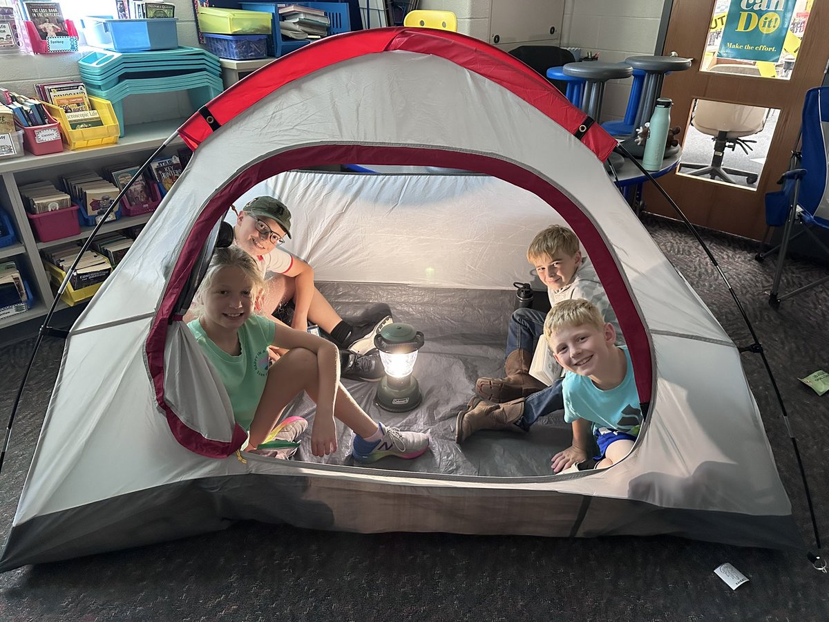 classrmsanders's tweet image. Camp read a lot @SLCSBrummer