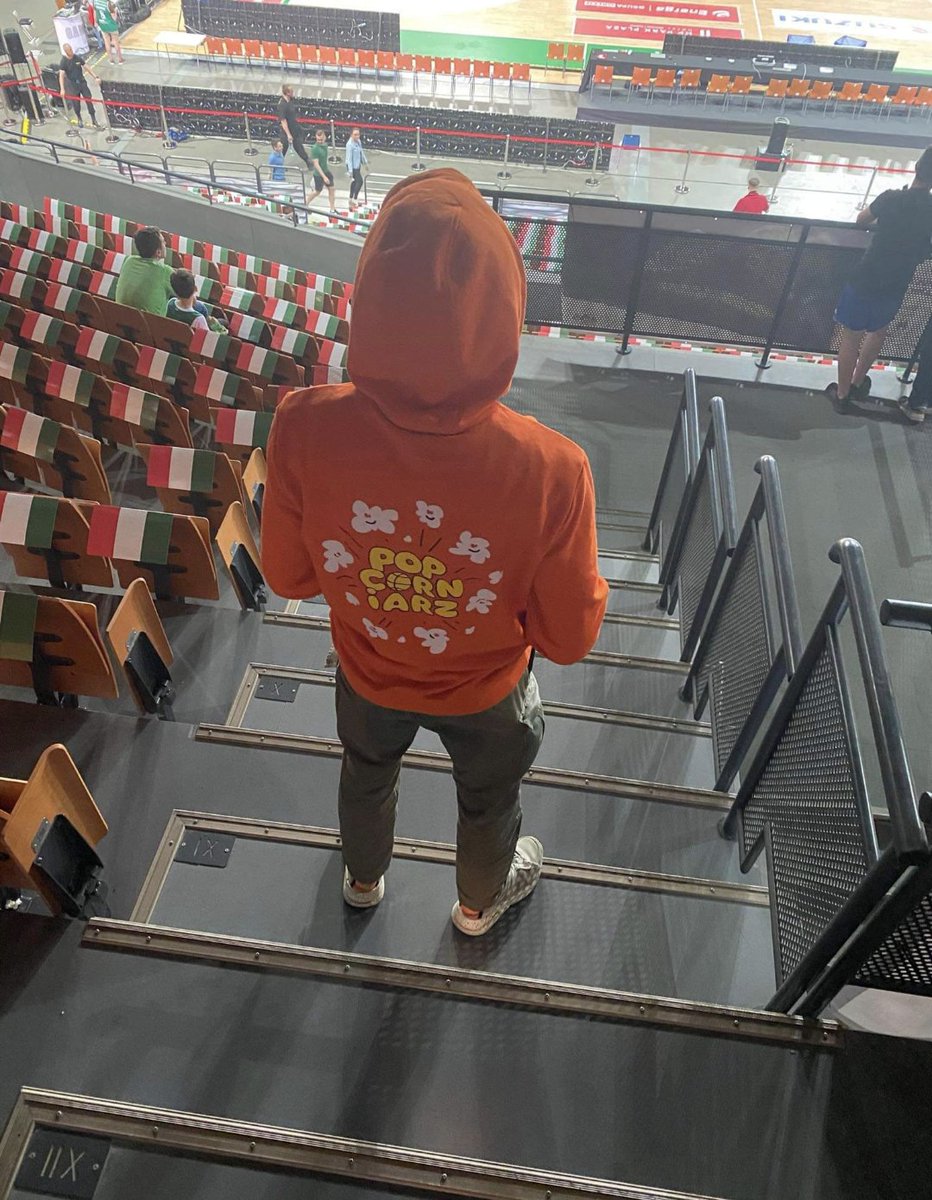 PlayHorns's tweet photo. @kalla_elden @Hala_Stulecia Sami odwiedziliśmy ją w poprzednim playoff 🤘🏼🍿 https://t.co/imkiyIyqpU