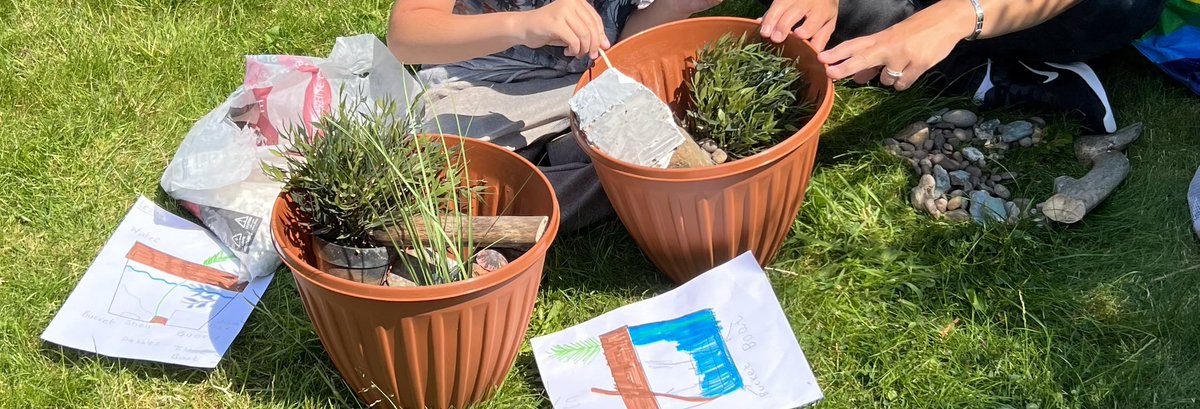 KB_Education_'s tweet photo. Perfect weather for building mini ponds! https://t.co/QuOE5QIYsf