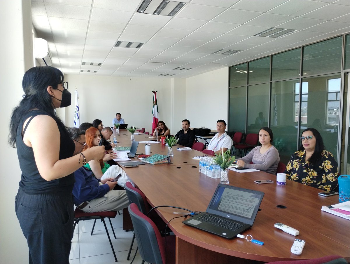 itaih_hidalgo's tweet photo. La Dirección de Transparencia y  Verificación del @itaih_hidalgo capacitó a las personas servidoras públicas del Instituto que pertenecen a las áreas generadoras en materia de verificación de obligaciones y carga de información #PorUnHidalgoTransparente https://t.co/7jS6va73pl