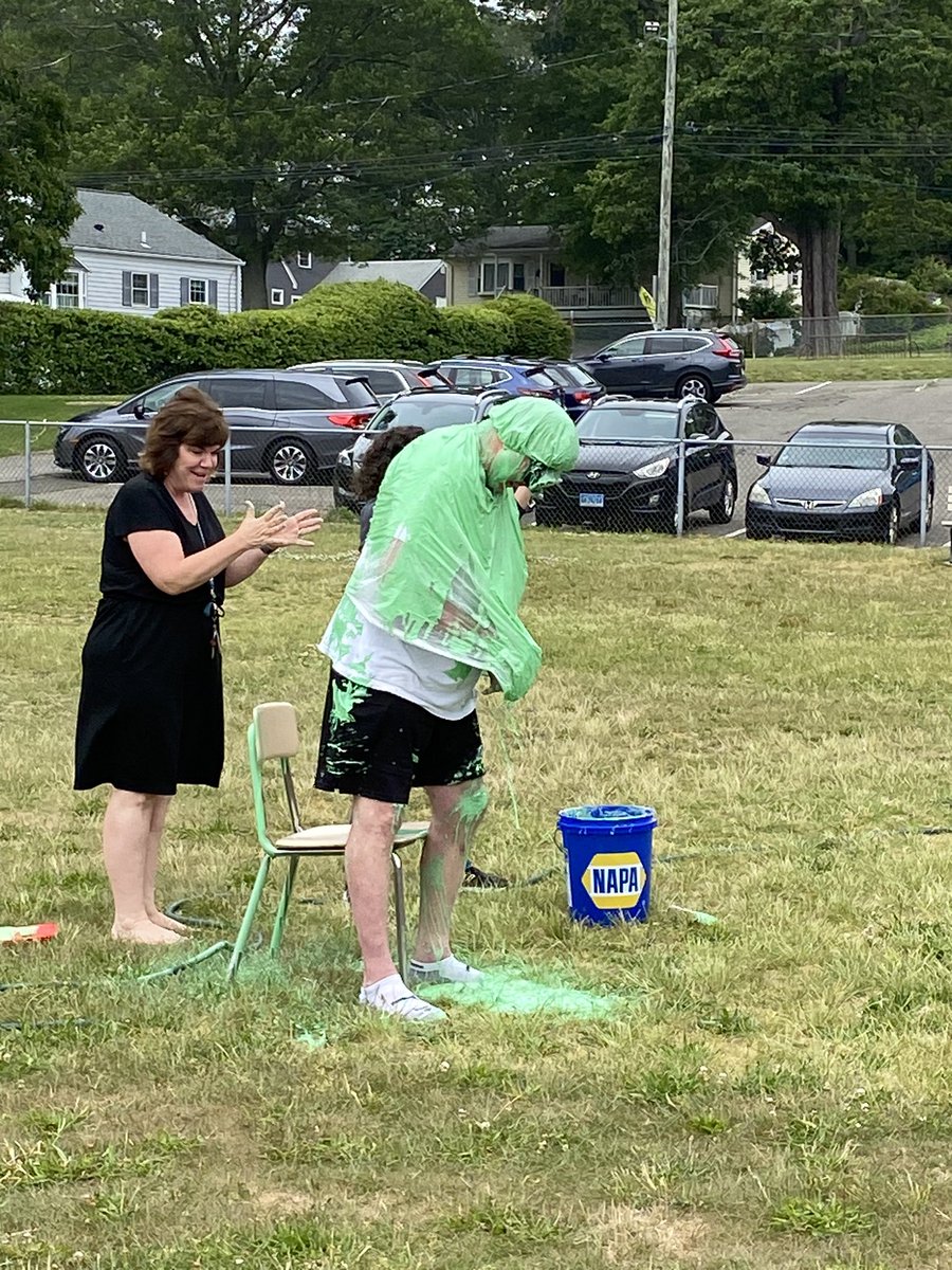 MrsGivenCPM's tweet photo. Mrs. Cohen’s class was the winner of “Slime Your Teacher”. Thank you for being such a good sport Mr. Fischman! @MrsWhitCPM https://t.co/hZ3rDINiME