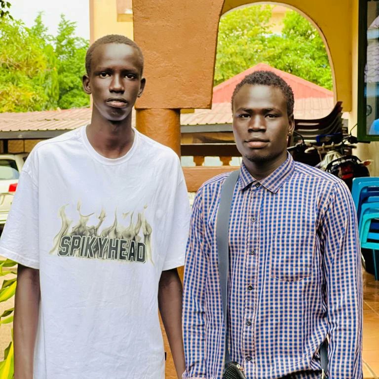 SijinDeng's tweet photo. With big bruh 💯 https://t.co/82eTazNXW3