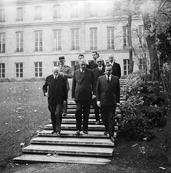Quelques années plus tard, superbe photo du #généralDeGaulle, #RenéCassin et #MichelDebré en 1959
