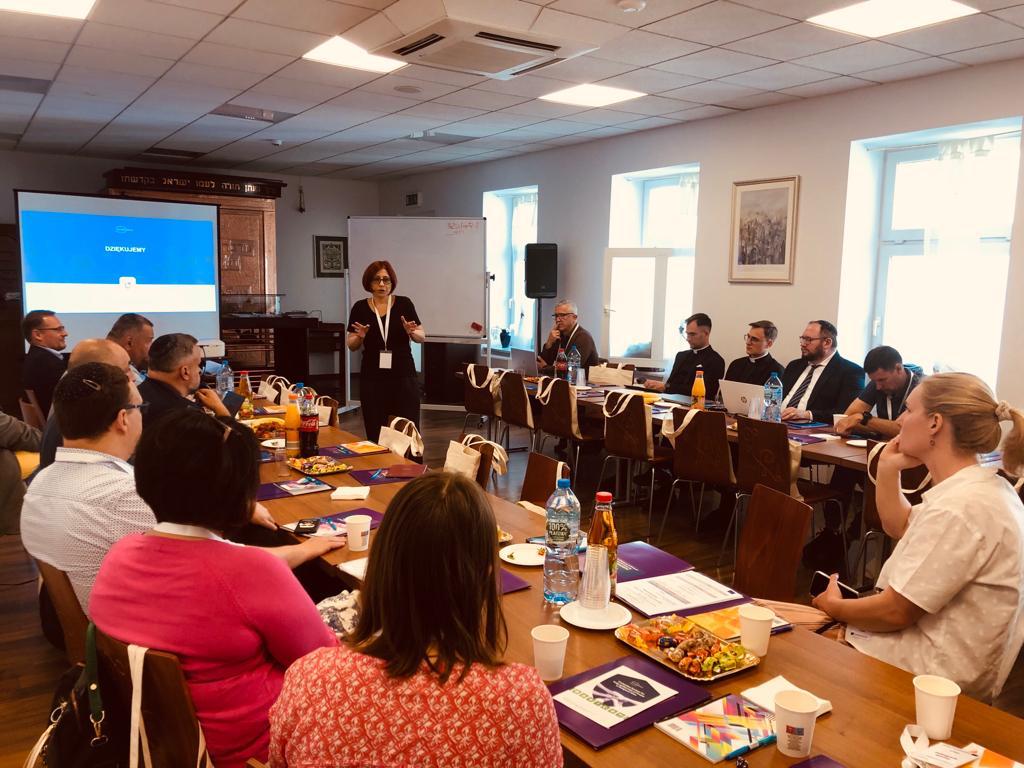 ProSPeReS1's tweet image. The pilot training taking place as part of the ProSPeReS project has just begun in Warsaw. During the first day of the workshop, our experts taught clergy and people managing security in religious communities how to recognize and respond to potential threats in religious sites.