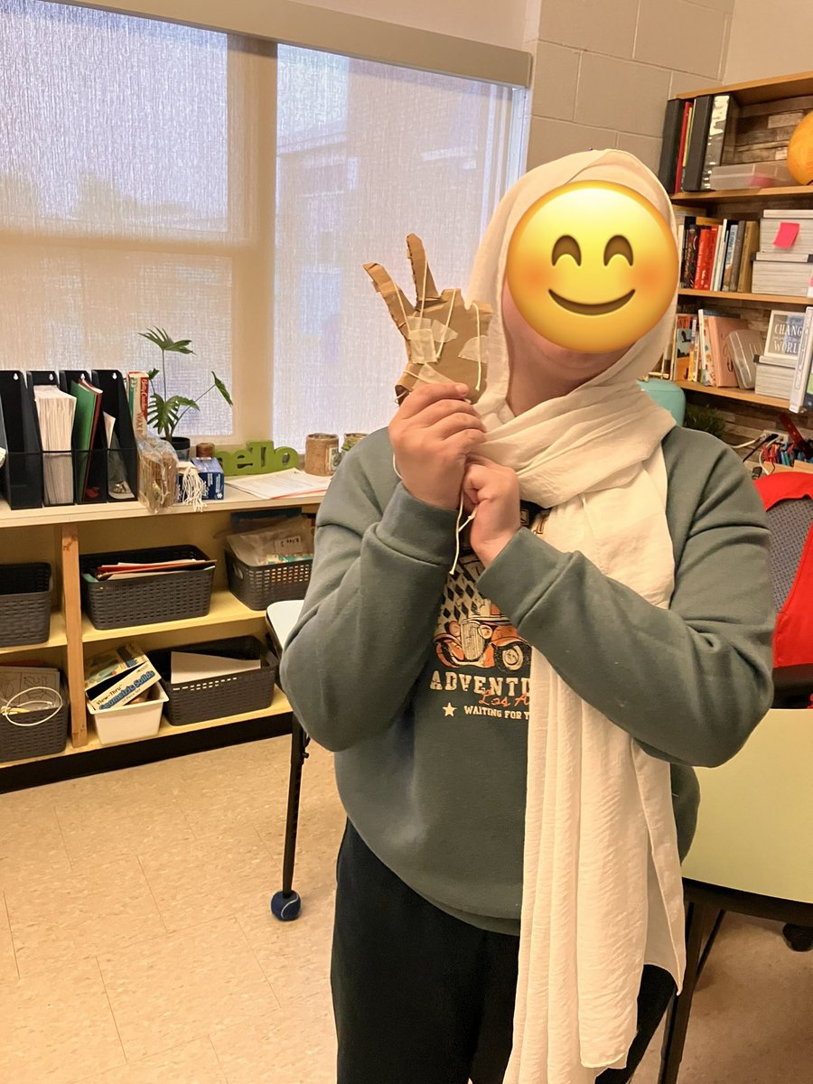 MmeFellows's tweet photo. Thank you @UWEngOutreach for spending some time with us at Rockway! We had a great time making our own prosthetic hands in rooms 1&amp;2 and comparing the friction of sleds built with various materials on our ramps in rooms 14&amp;15! @rocwrdsb https://t.co/pE0Xi27ABU