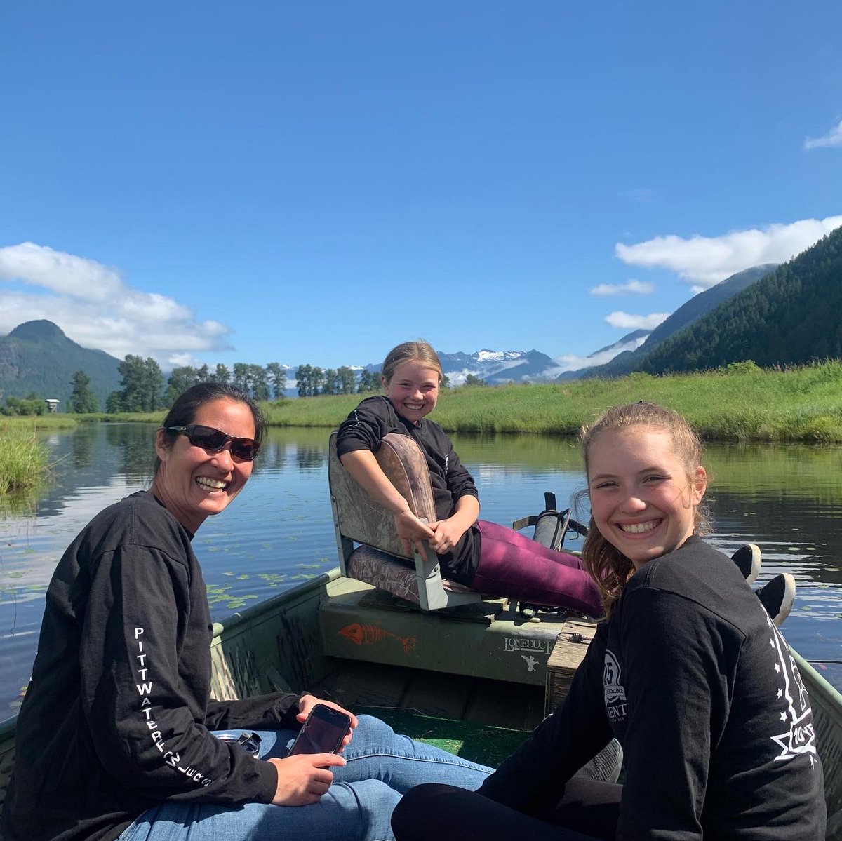 czarofbar's tweet image. Sunday was the final dozen boxes with a mom who wanted to expose this project to her daughters who all had an incredibly informative day of learning! #pittwaterfowlers #woodducks #nestingboxes