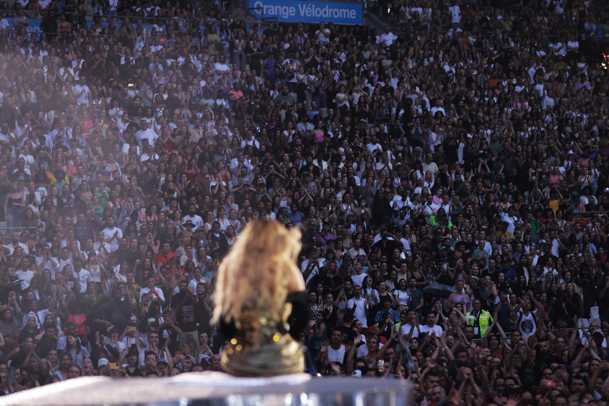 pop-base-on-twitter-beyonc-breaks-the-record-for-highest-attendance