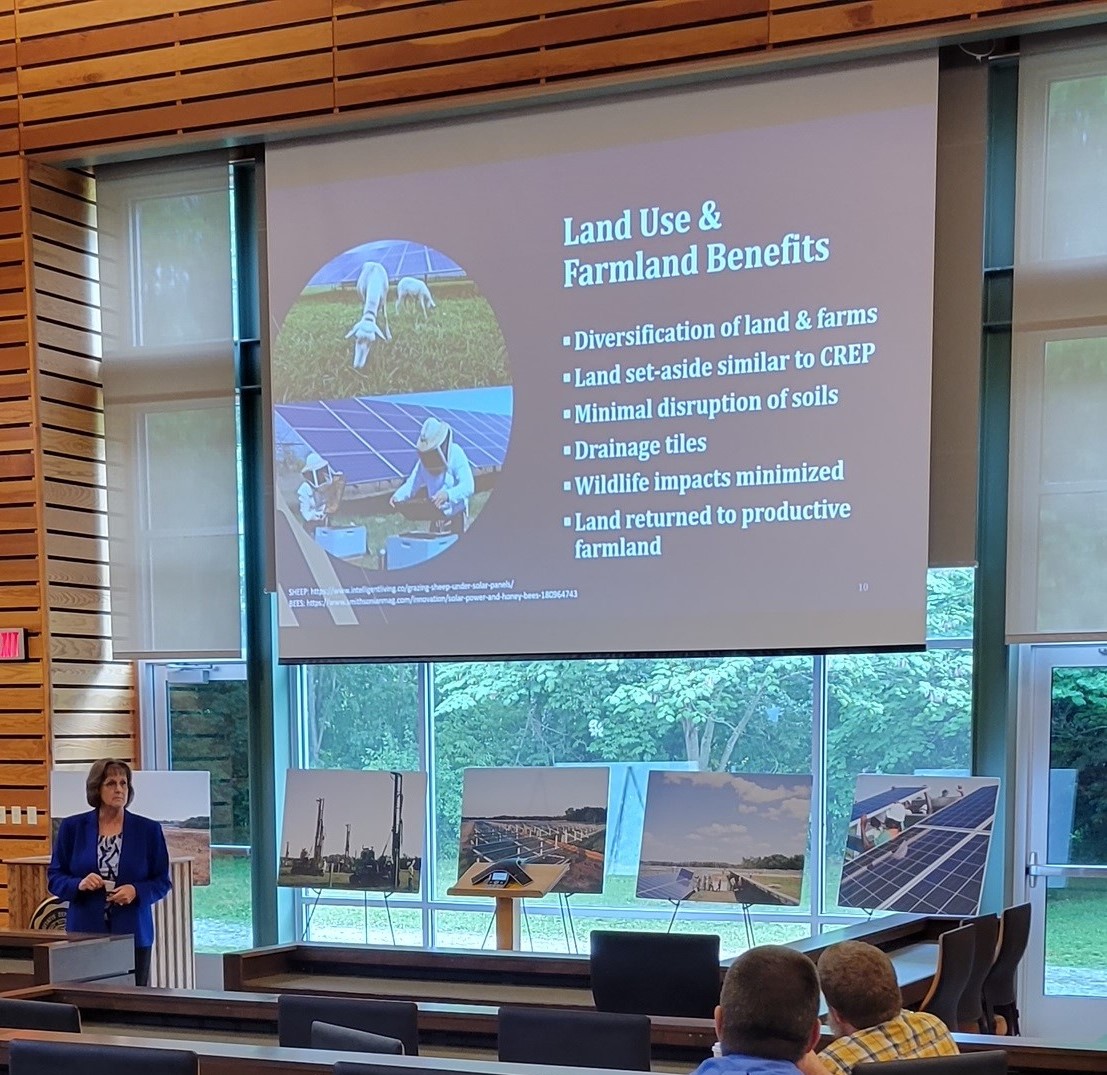 The Center's Connie Neininger shares her expertise on land use and the benefits of #renewables at an <a href="/center4ee_/">Center for Energy Education</a> event in Putnam County, IN. One concern she addressed is best practices for #solar development and drainage tiles. Learn more: centerforlocalpolicy.org/renewable-ener…