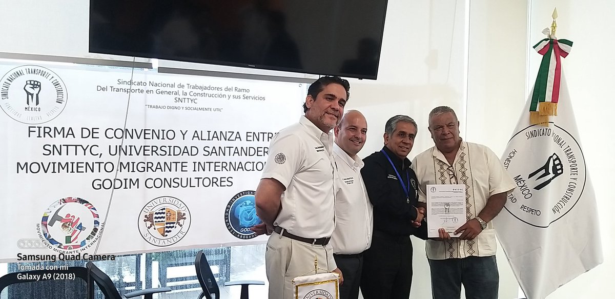 ComiteUgocp's tweet photo. Presente en el SINDICATO NACIONAL DE TRABAJADORES DEL RAMO DEL TRANSPORTE EN GENERAL, LA  CONSTRUCCIÓN  Y SUS SERVICIOS SNTTYC. EN LA FIRMA DEL CONVENIO Y ALIANZA ENTRE SNTTYC, UNIVERSIDAD  SANTANDER, MOVIMIENTO MIGRANTE INTERNACIONAL, GODIM CONSULTORES  Ugocp Estatal Oaxaca https://t.co/QqX0LetRa2