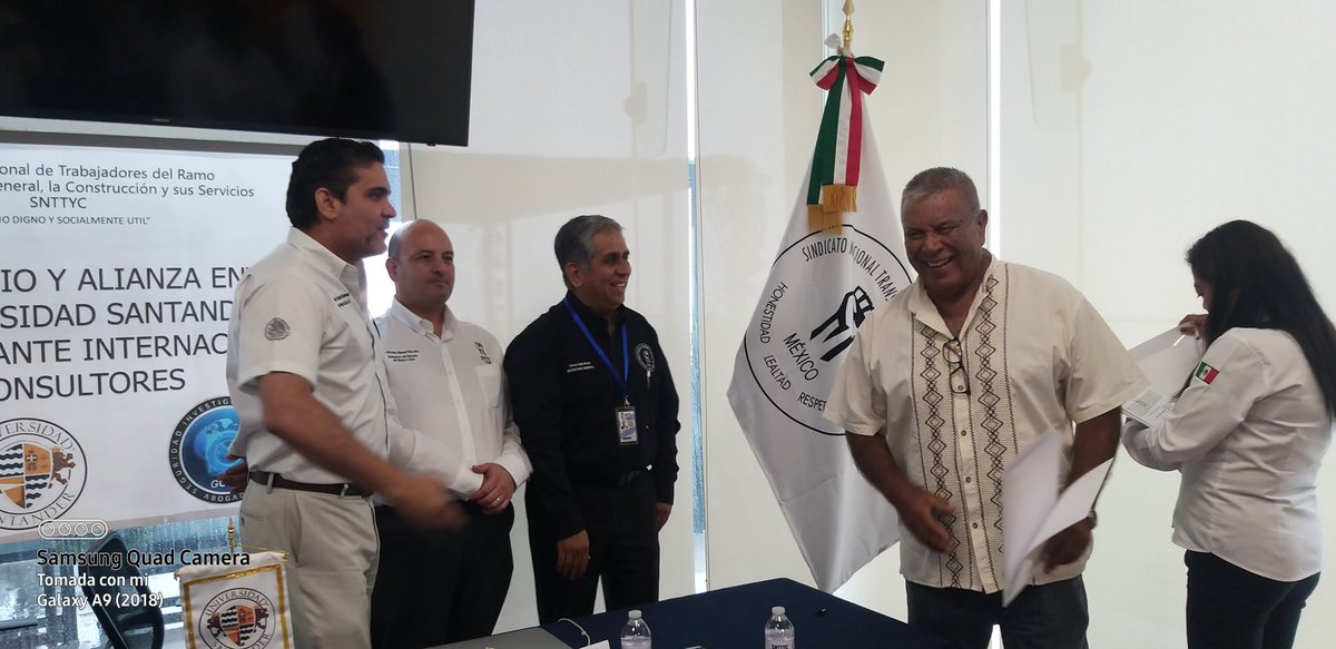 ComiteUgocp's tweet photo. Presente en el SINDICATO NACIONAL DE TRABAJADORES DEL RAMO DEL TRANSPORTE EN GENERAL, LA  CONSTRUCCIÓN  Y SUS SERVICIOS SNTTYC. EN LA FIRMA DEL CONVENIO Y ALIANZA ENTRE SNTTYC, UNIVERSIDAD  SANTANDER, MOVIMIENTO MIGRANTE INTERNACIONAL, GODIM CONSULTORES  Ugocp Estatal Oaxaca https://t.co/QqX0LetRa2