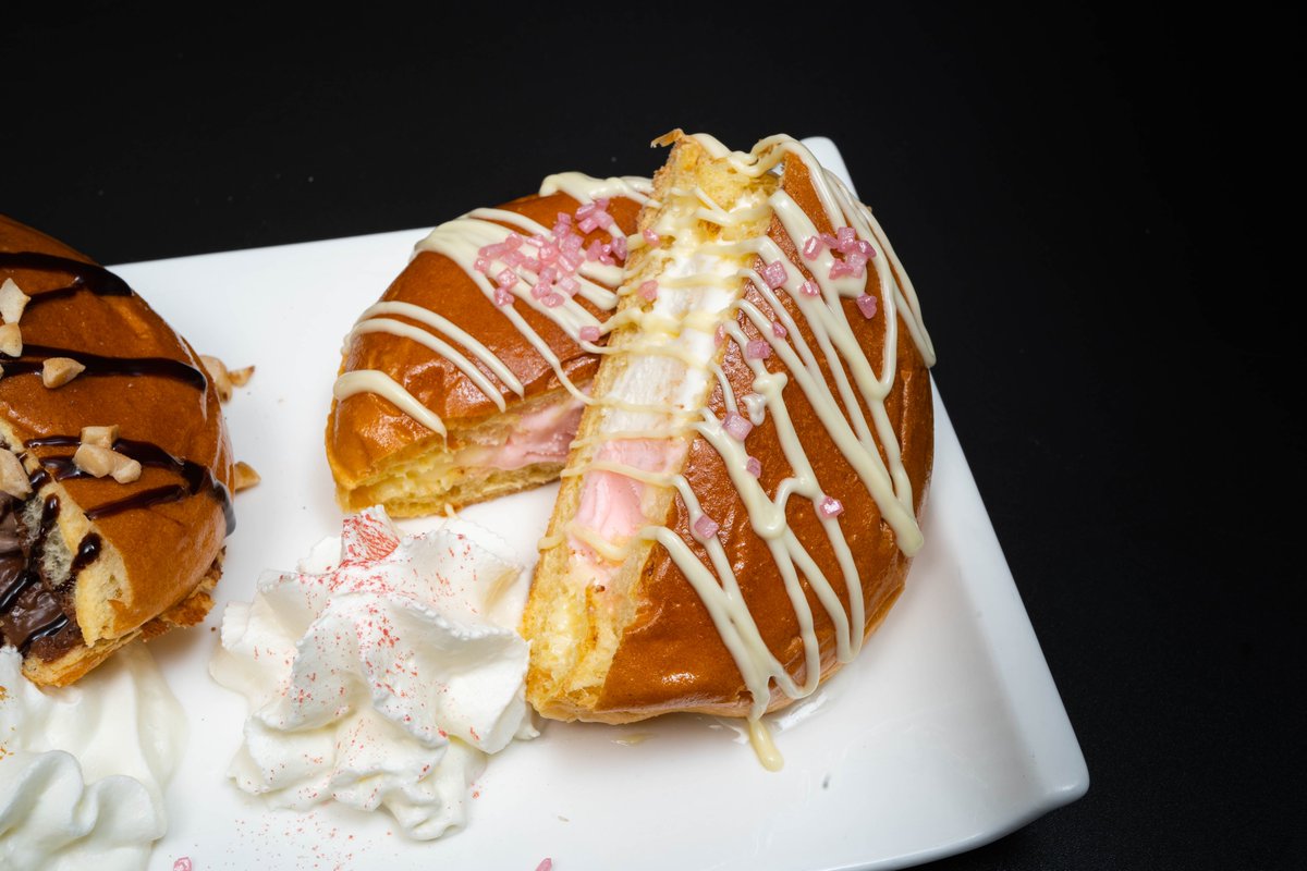 BestFresto's tweet photo. #Indulge in a world of #deliciousness with #Fresto_Donuts! 🍩❤️ Get ready to #treat yourself to a #heavenly blend of #flavors &amp; a touch of #sweetness that will leave you #craving for more. 

#FrestoDonuts #TasteTheMagic #donuts #donut #doughnuts #chocolate #food #foodie #dessert https://t.co/tkWbiMuEwU