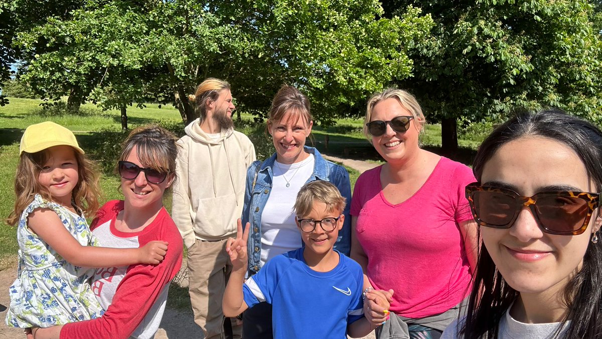 SophiaR1985's tweet photo. Farnham ladies had a beautiful sunny walk, including a visit to the park too, all to raise money for Walk for Will. 🔆♥️ https://t.co/IZnoqN33EK