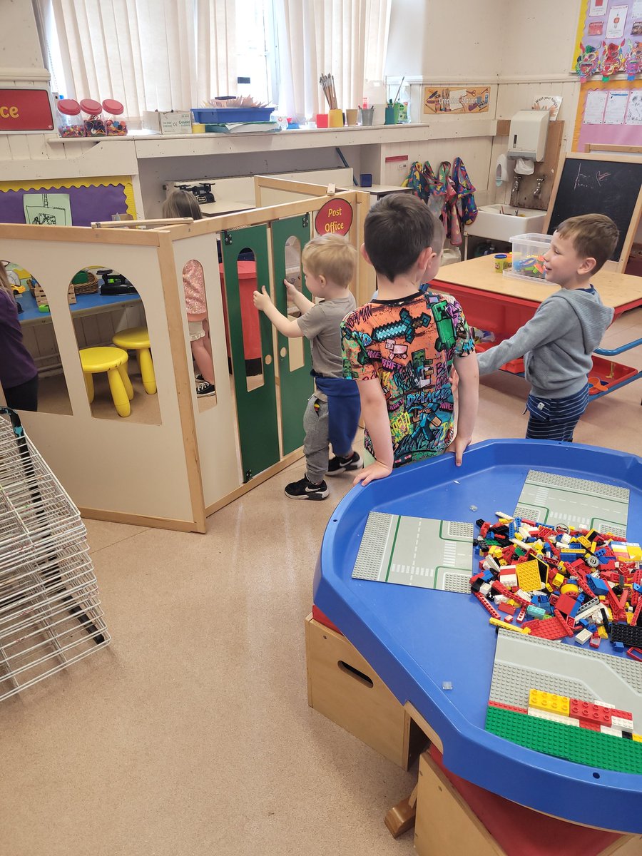 OrmistonPrimary's tweet image. The Nursery visited the P1 classroom today for a look around and a play #primary1transition #ormistonnursery