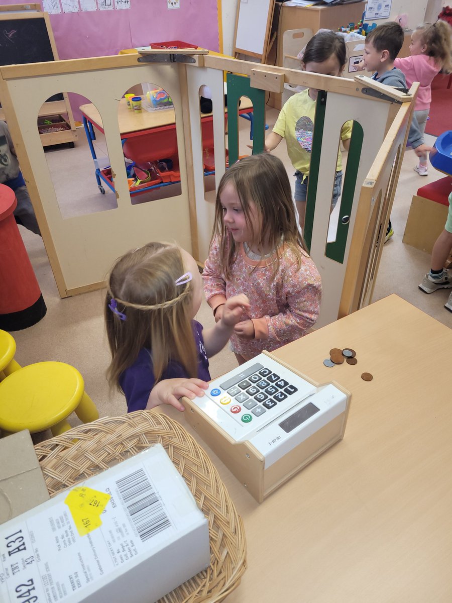 OrmistonPrimary's tweet image. The Nursery visited the P1 classroom today for a look around and a play #primary1transition #ormistonnursery