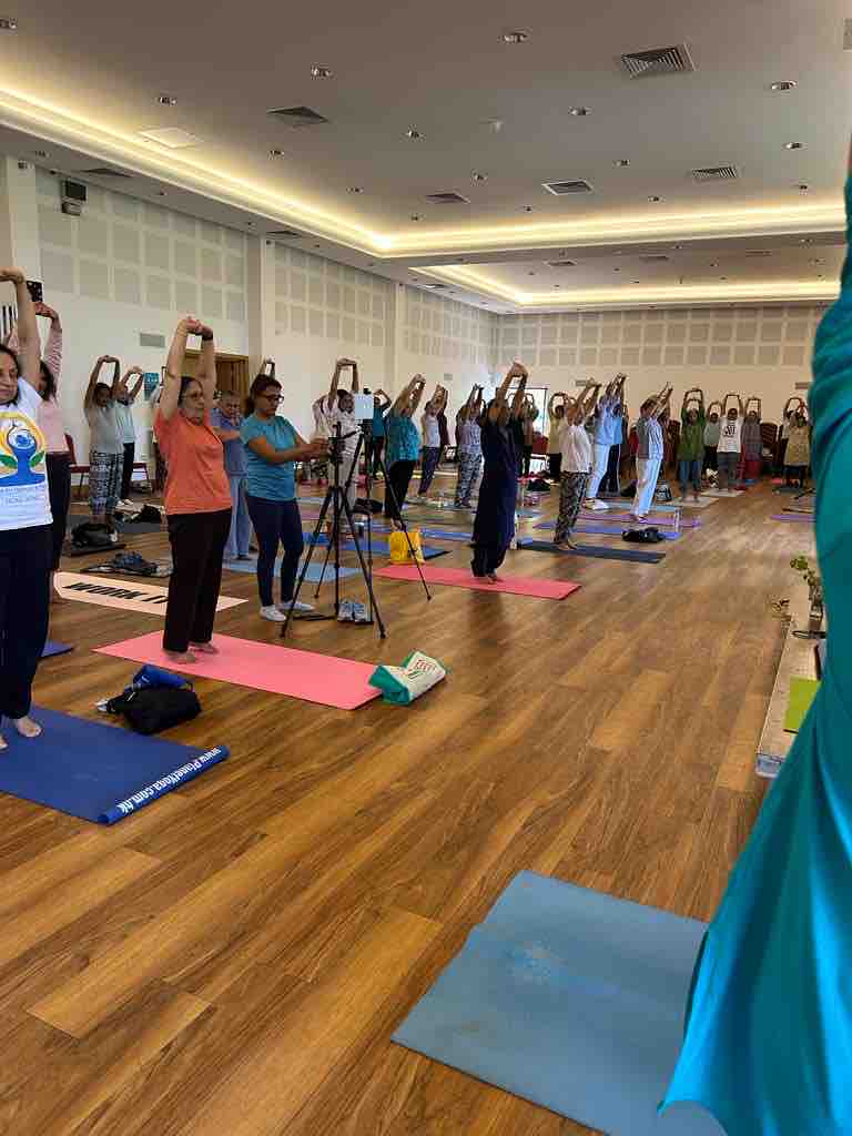 This mornings class in Kingsbury with <a href="/aditiaryaa/">Sadhvi Devaditi</a> and <a href="/SadhviDevavani/">साध्वी देववाणी</a>